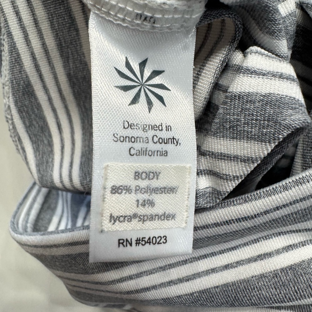 Athleta Striped Cropped Capri Leggings Gray White Womens Size Small Active - Picture 3 of 6